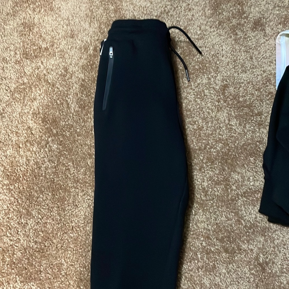 Youth black joggers size 7/8